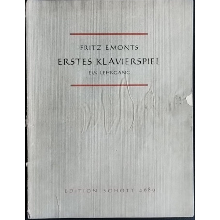 Erstes Klavierspiel
