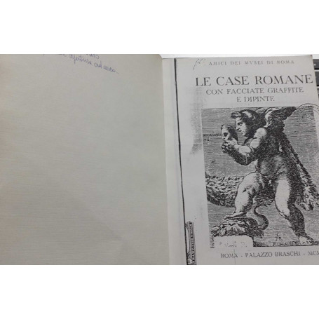 Le case romane con facciate graffite e dipinte